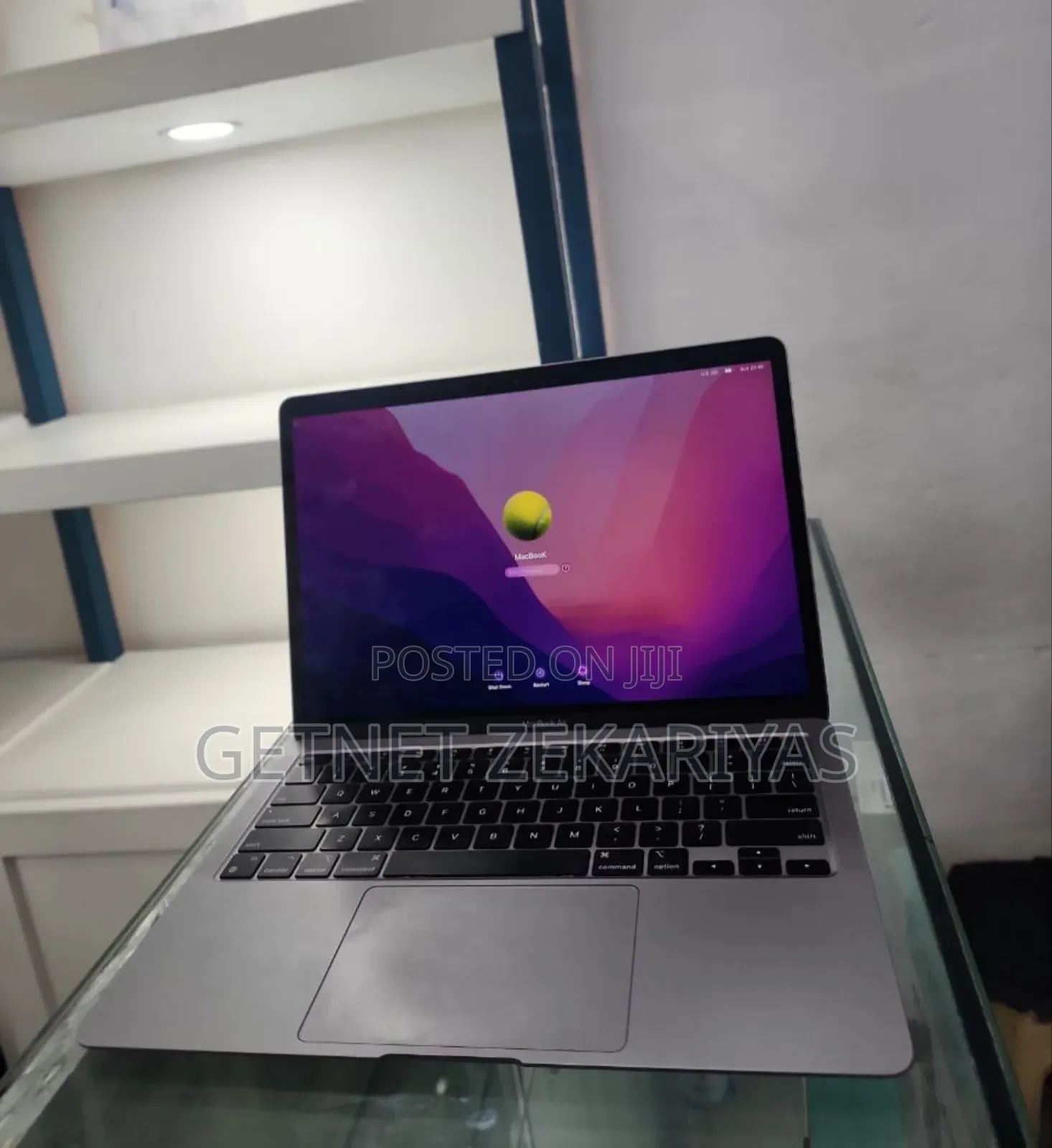 New Laptop Apple MacBook Air 8GB Apple M1 SSD 256GB