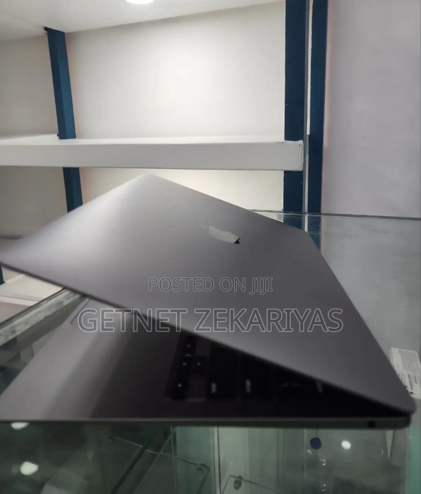 New Laptop Apple MacBook Air 8GB Apple M1 SSD 256GB