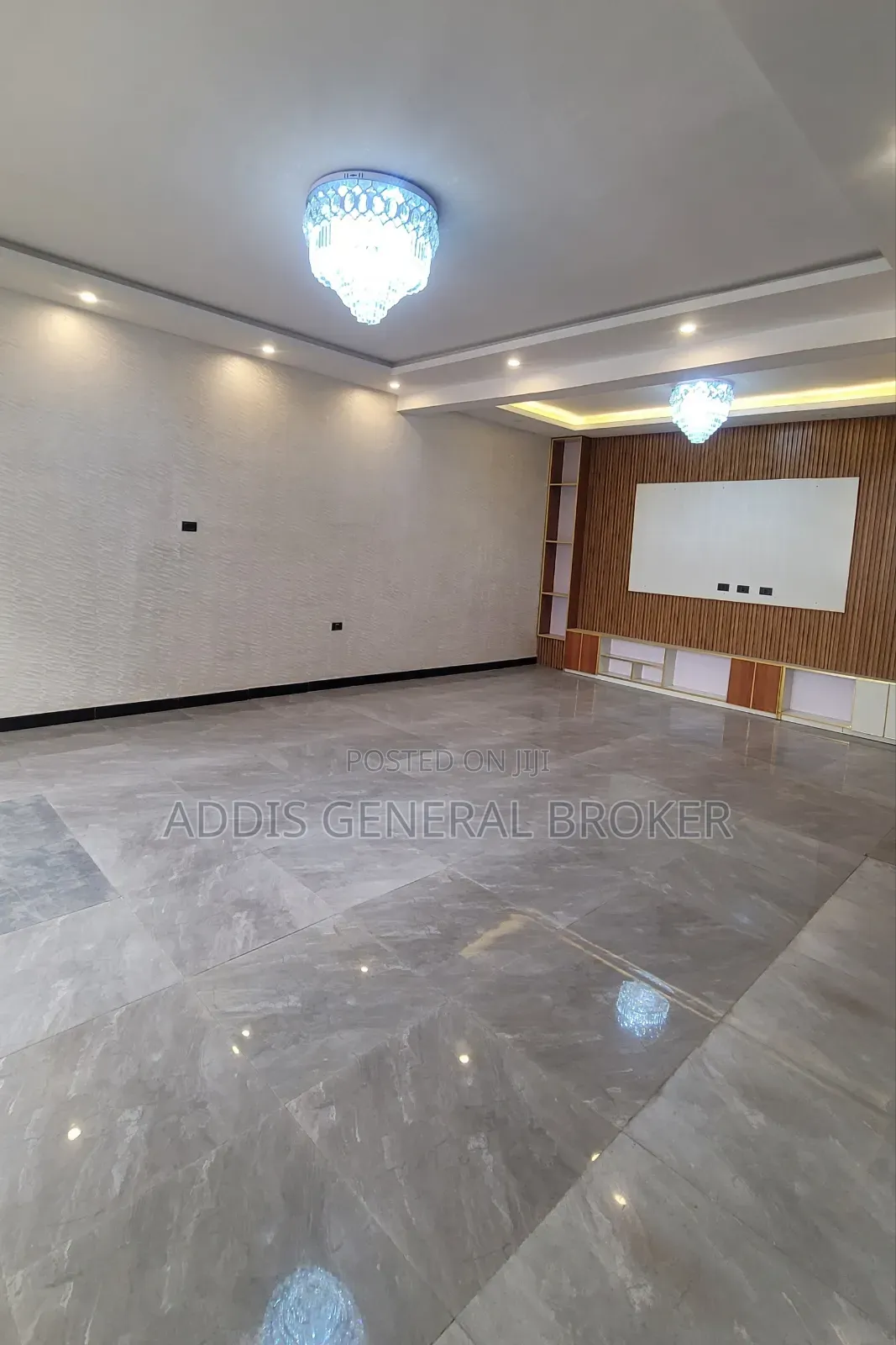 5bdrm House in ለቡ, Nifas Silk-Lafto for sale