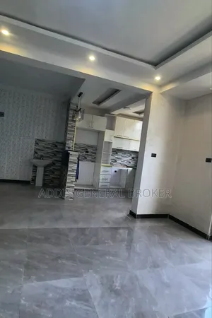 5bdrm House in ለቡ, Nifas Silk-Lafto for sale