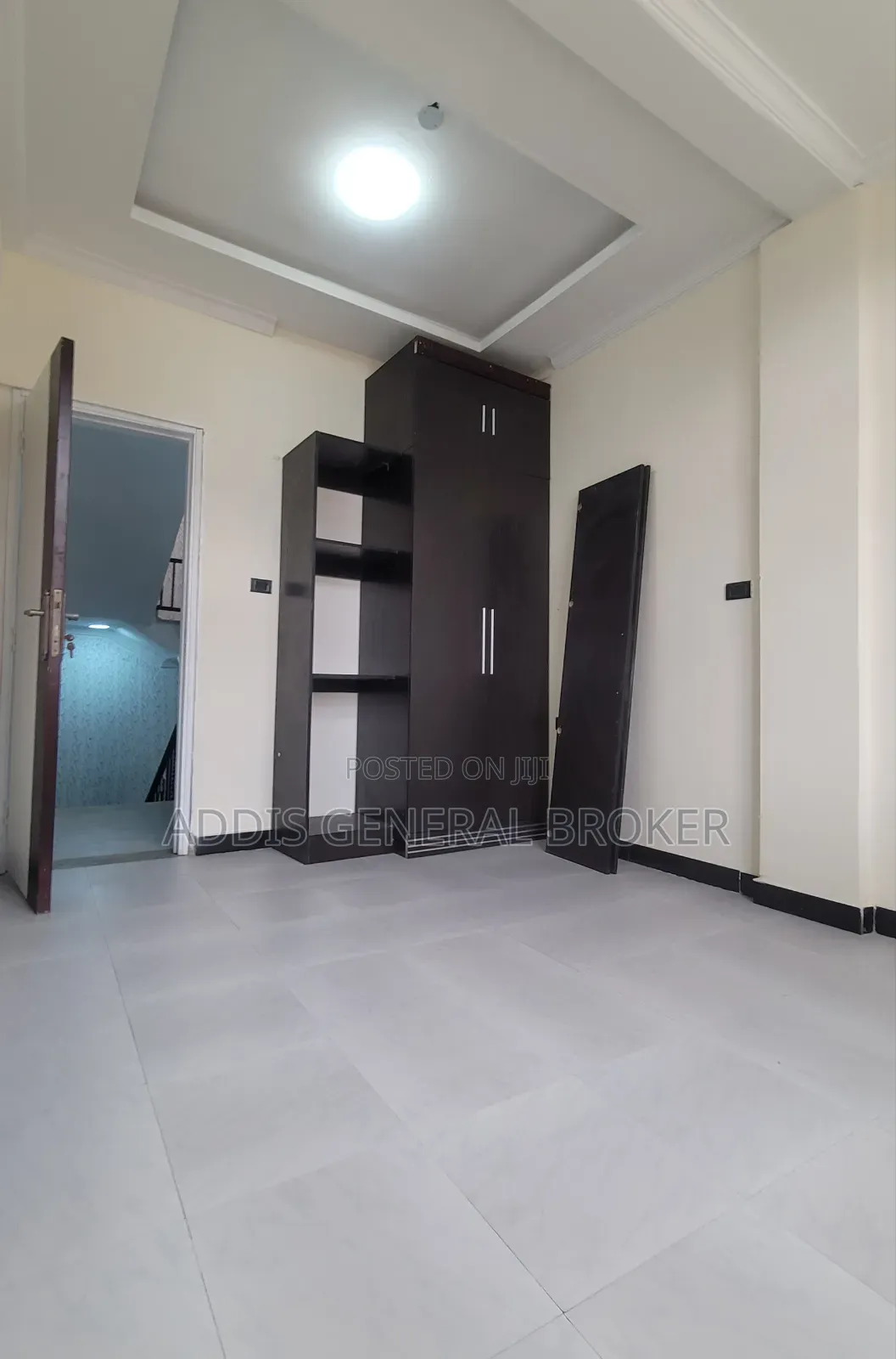 5bdrm House in ለቡ, Nifas Silk-Lafto for sale