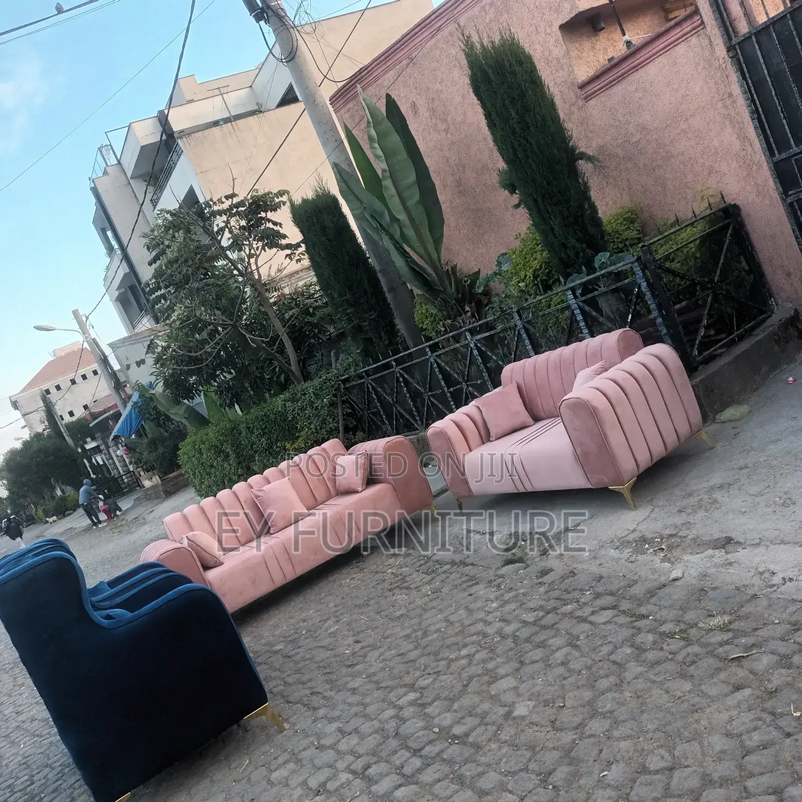 Sofa ውብትና ጥራቱን የጠበቀ ሶፋ Sofa