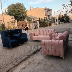 Sofa ውብትና ጥራቱን የጠበቀ ሶፋ Sofa