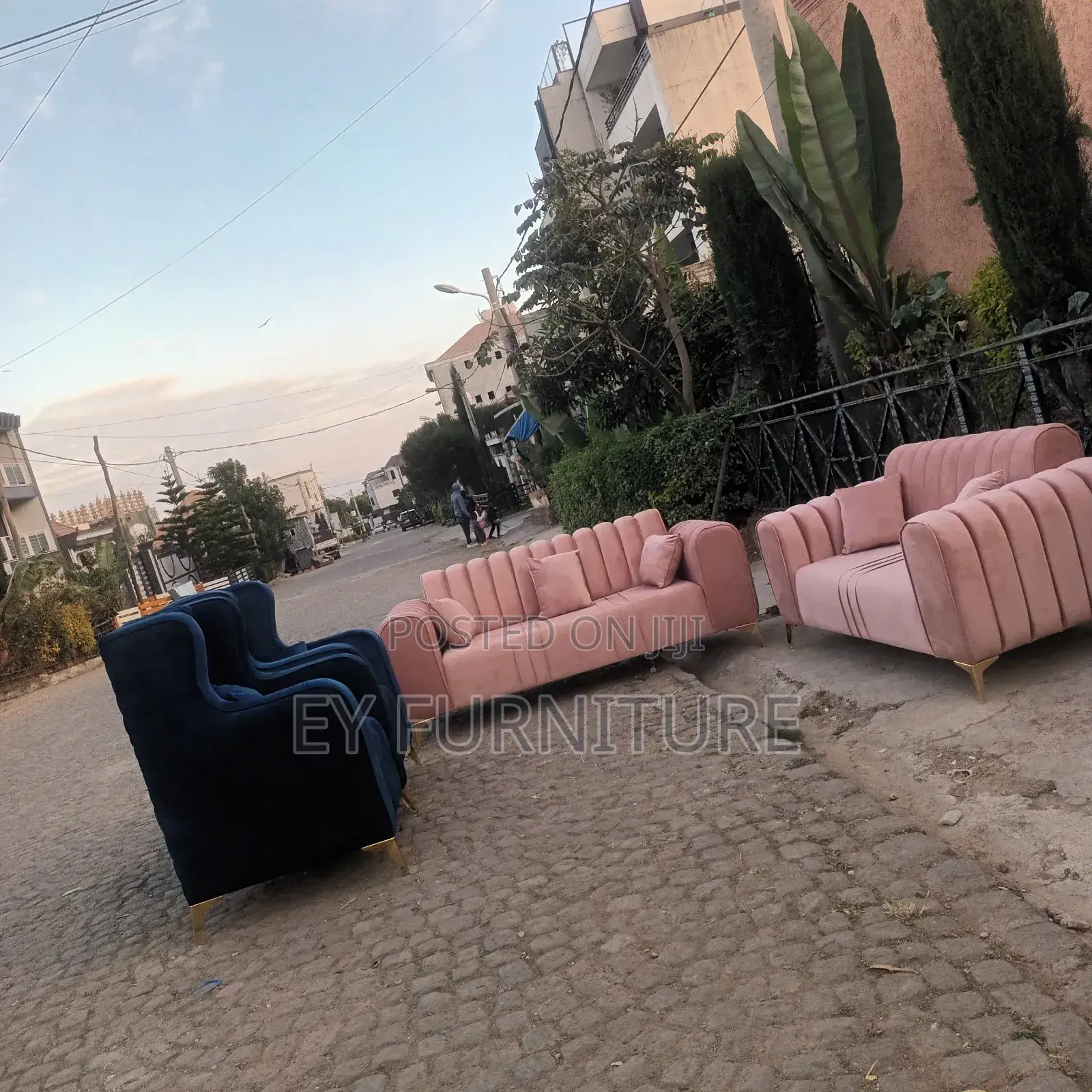 Sofa ውብትና ጥራቱን የጠበቀ ሶፋ Sofa