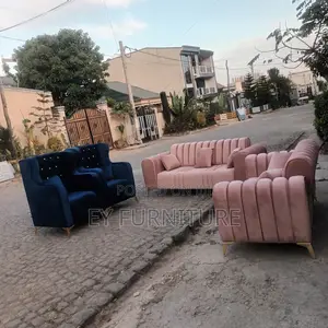 Sofa ውብትና ጥራቱን የጠበቀ ሶፋ Sofa