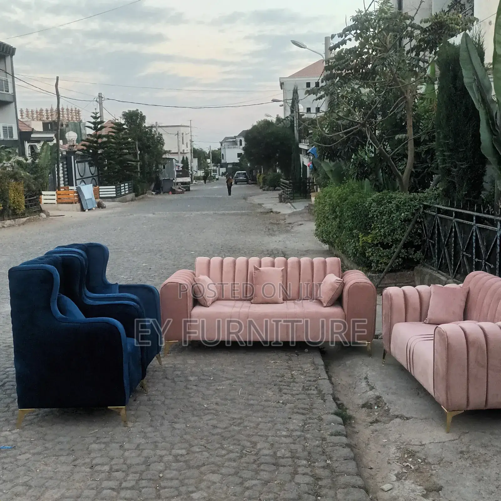 Sofa ውብትና ጥራቱን የጠበቀ ሶፋ Sofa