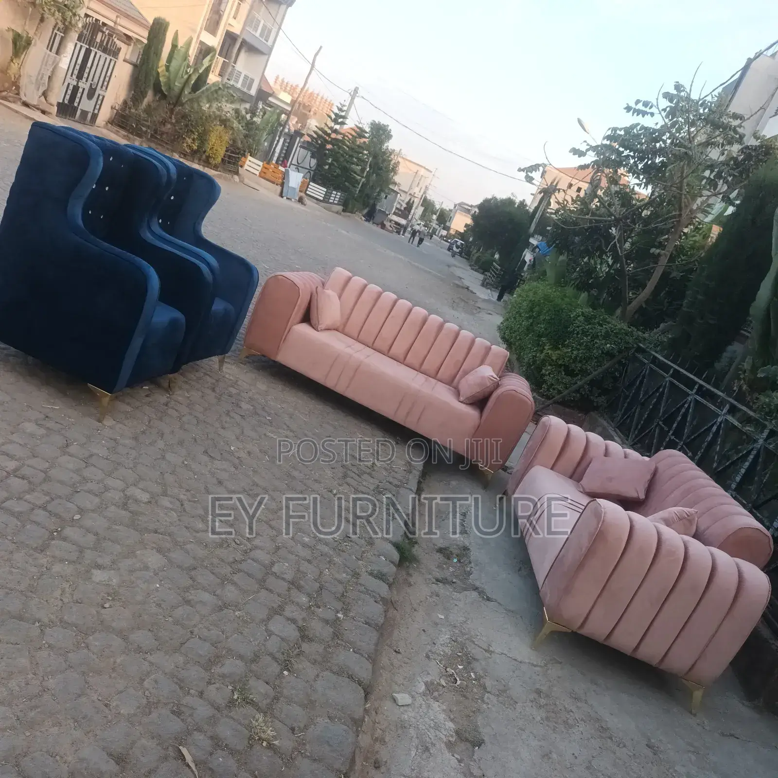 Sofa ውብትና ጥራቱን የጠበቀ ሶፋ Sofa