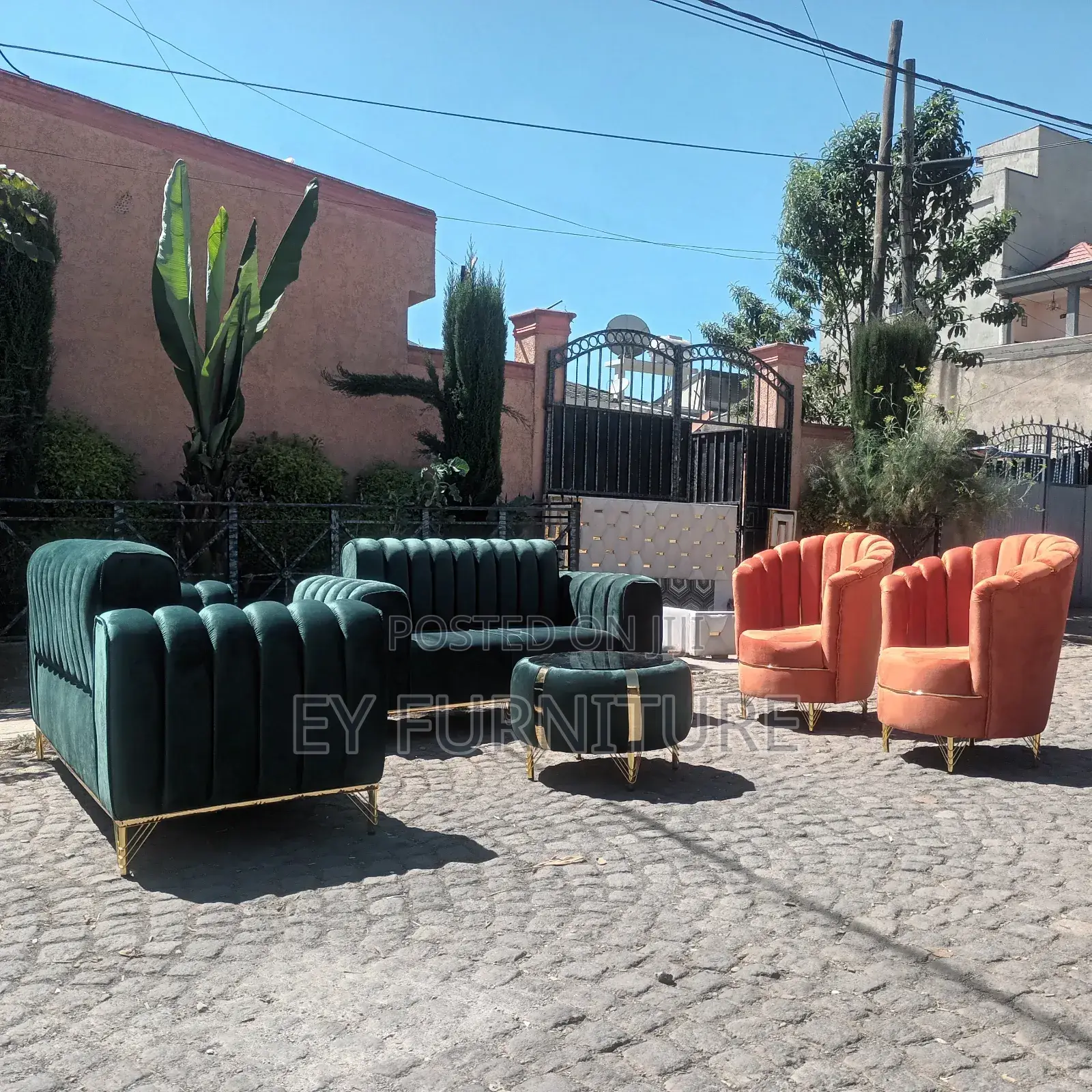 8 ሰው ሚያስቀምጥ ውብ ሶፋ Sofa