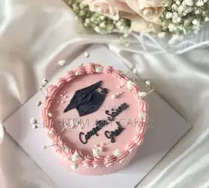 Photo - Graduation Cake Vanilla Flavour