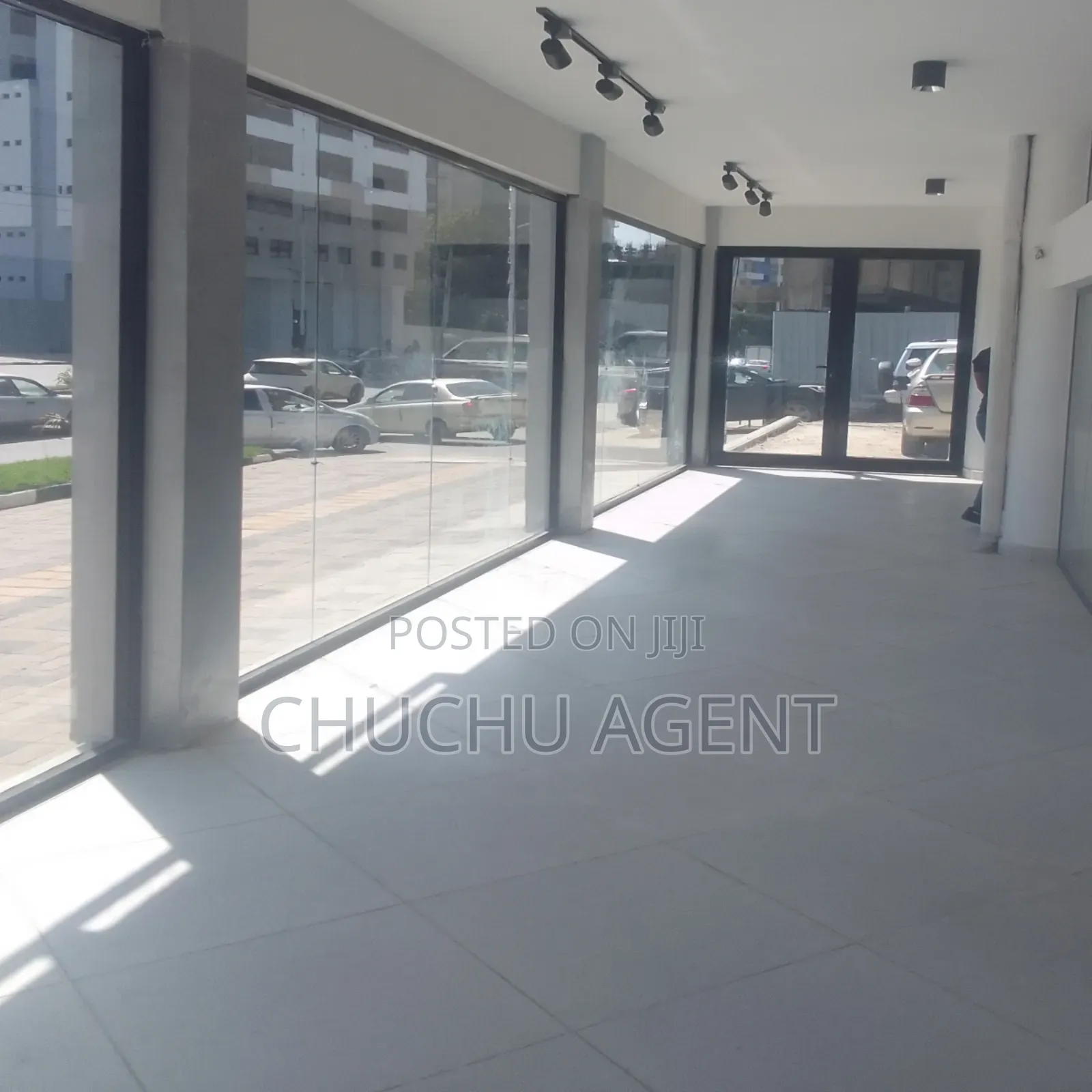 Ground Floor 120 M2 Rent at Bole