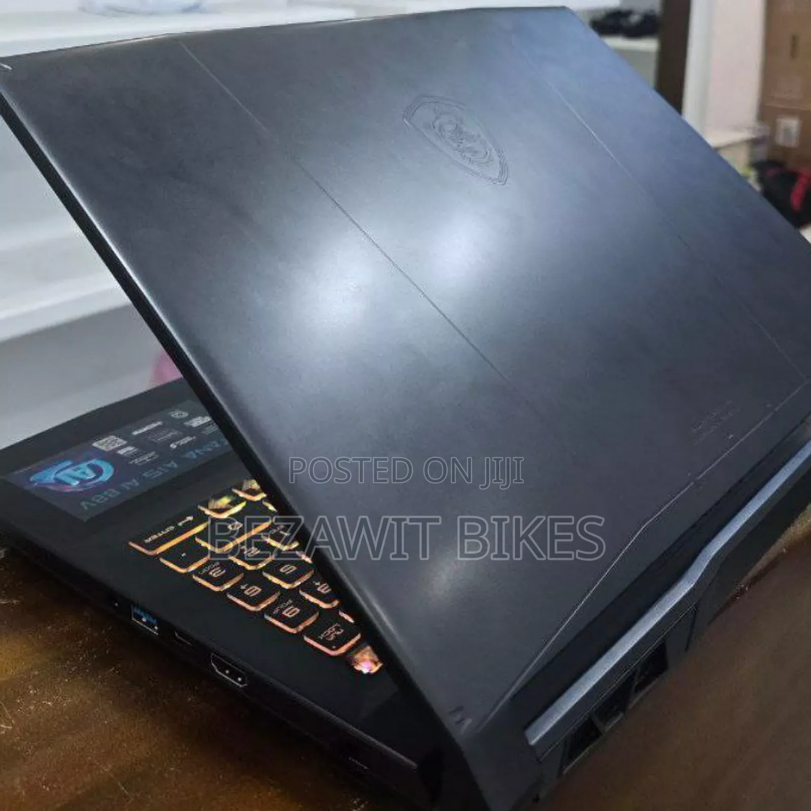 New Laptop MSI Katana 15 16GB AMD Ryzen 7 SSD 1T