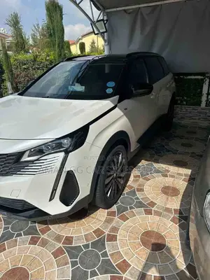 Peugeot 5008 2021 White