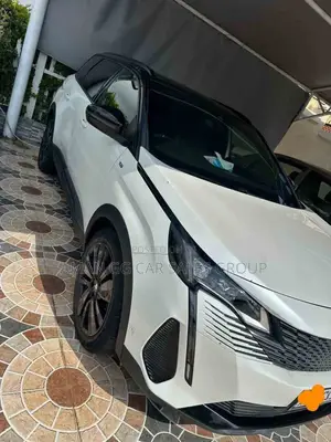 Peugeot 5008 2021 White