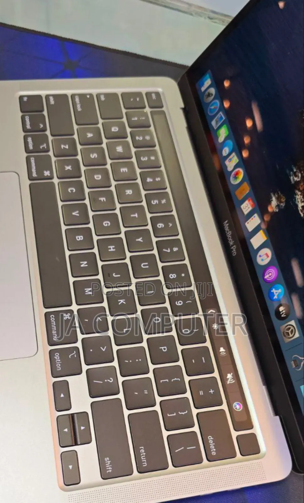 New Laptop Apple MacBook Pro 2020 16GB Intel Core I7 SSD 512GB