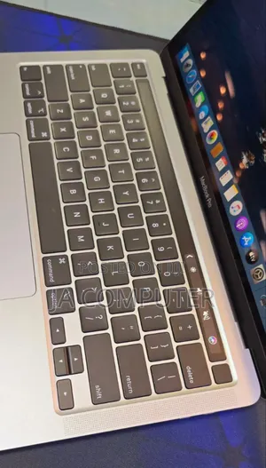 New Laptop Apple MacBook Pro 2020 16GB Intel Core I7 SSD 512GB