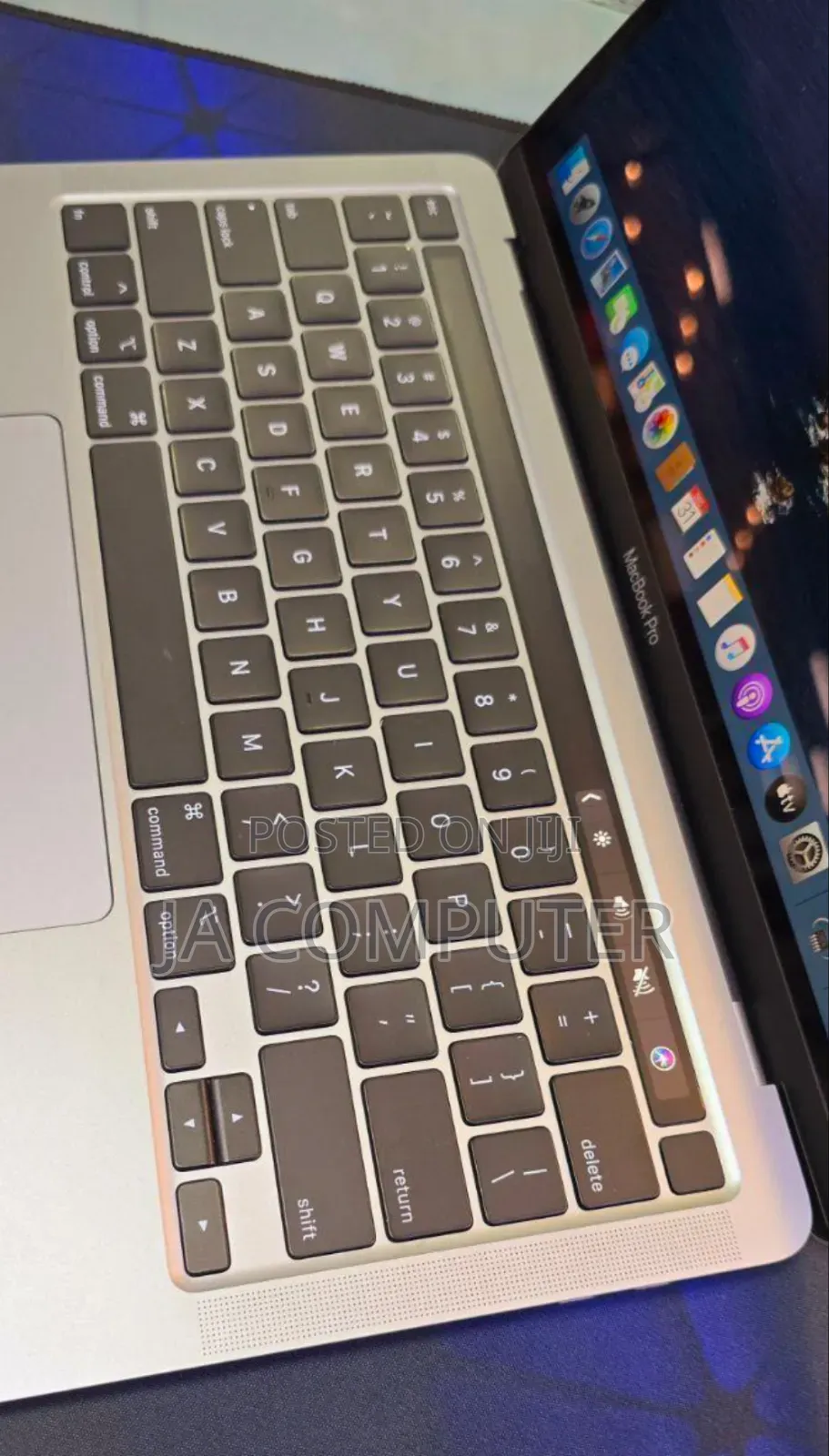 New Laptop Apple MacBook Pro 2020 16GB Intel Core I7 SSD 512GB