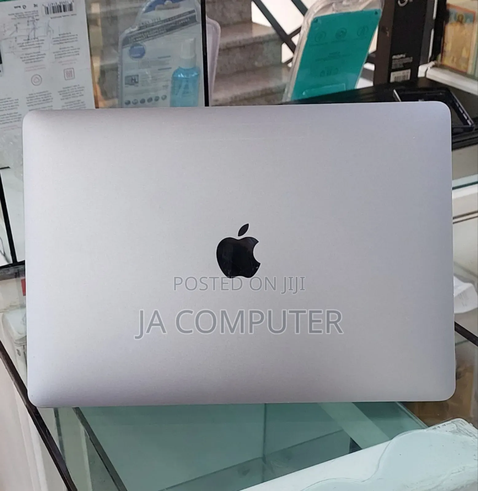 New Laptop Apple MacBook Pro 2020 16GB Intel Core I7 SSD 512GB