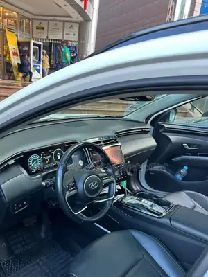 Hyundai Tucson 2021 White