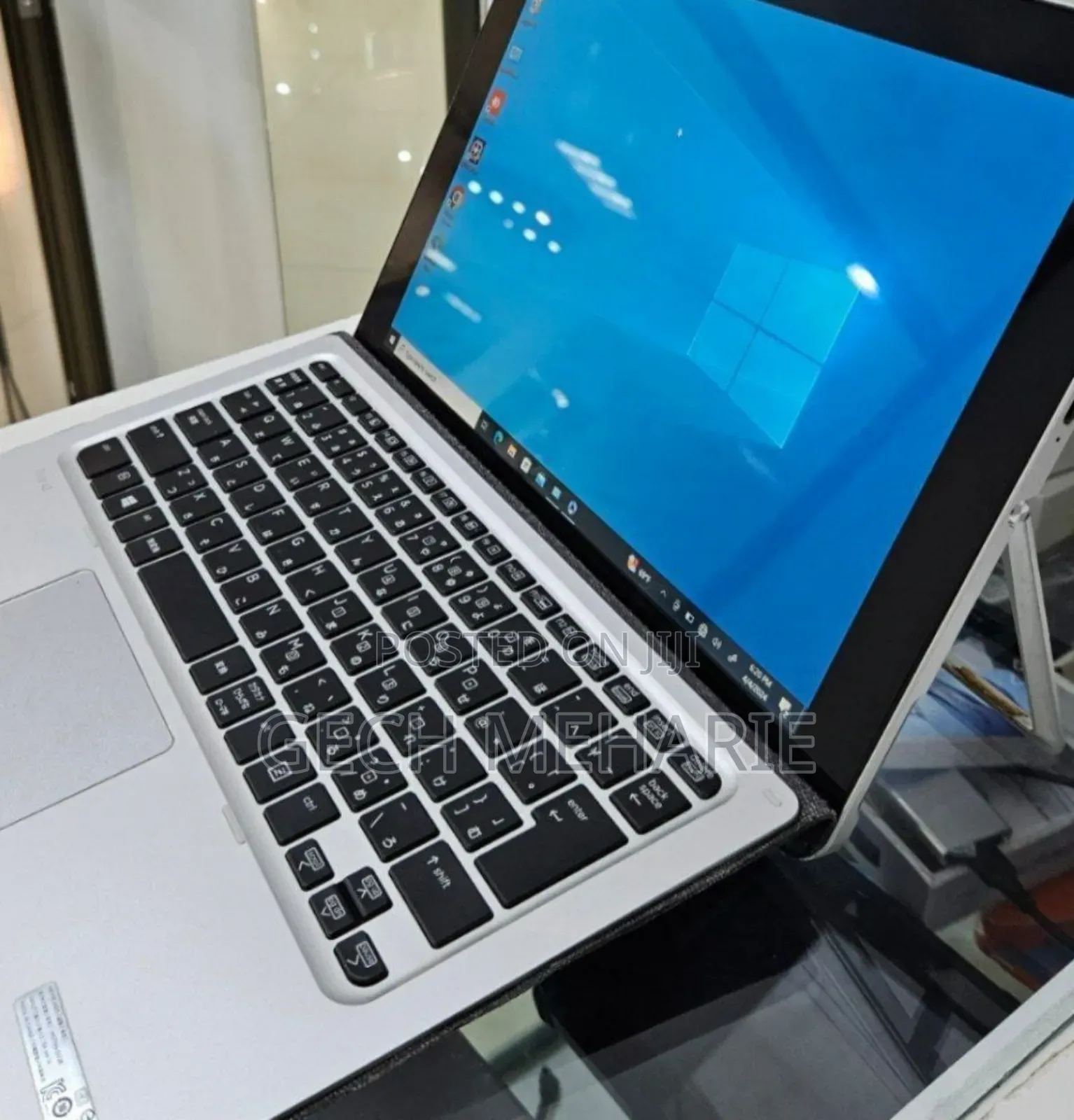 New Laptop HP X2 8GB Intel Core M SSD 256GB