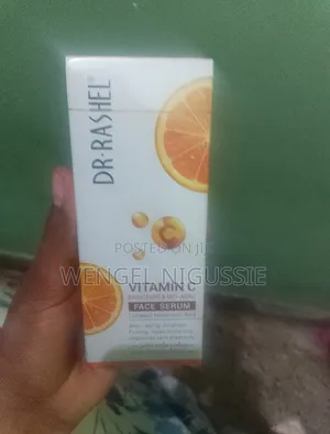 Photo - Dr Rashel Vitamin C Serum