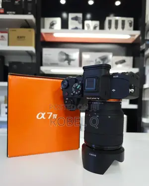 Photo - Sony Alpha 7 Mark 4 With 28-70