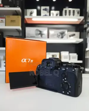 Sony Alpha 7 Mark 4 With 28-70