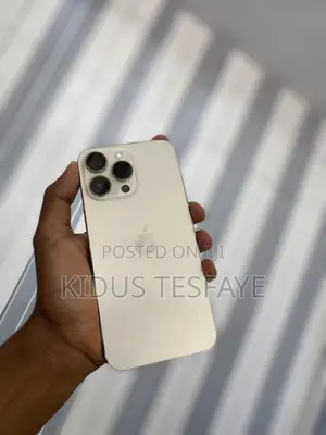 Photo - Apple iPhone 14 Pro Max 256 GB Gold