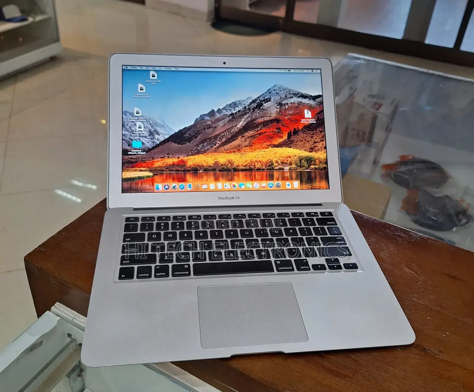 New Laptop Apple MacBook 2015 4GB Intel Core I5 SSD 256GB