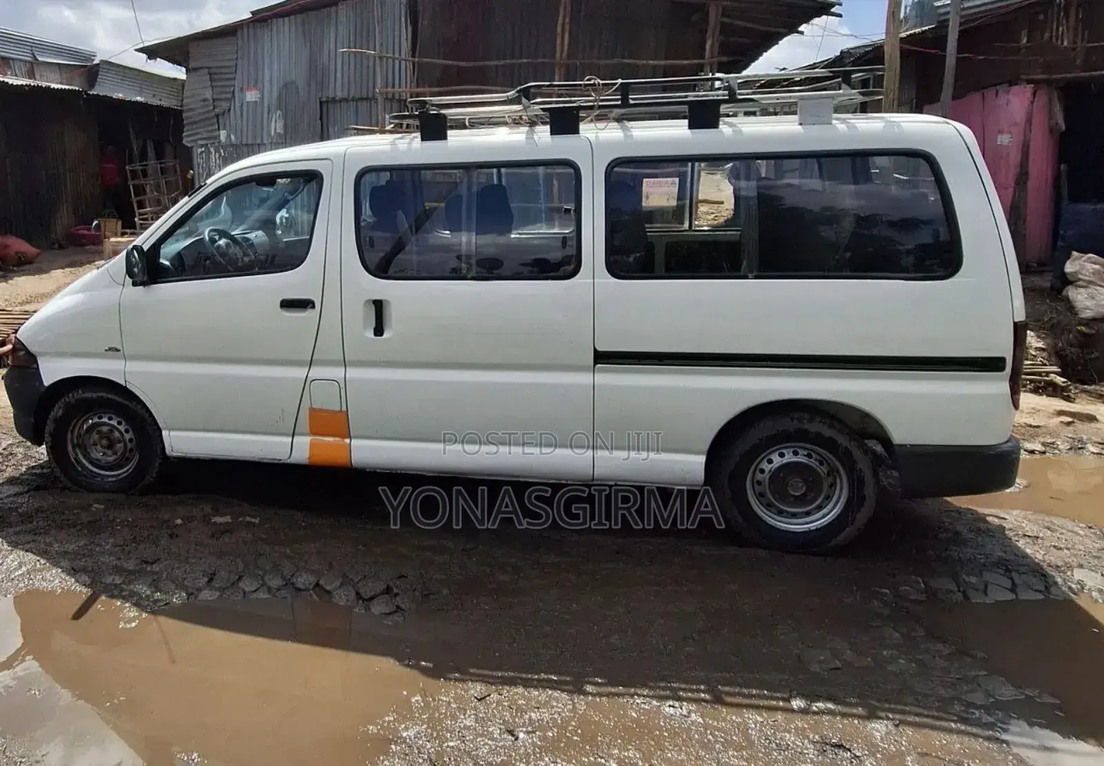 Toyota HiAce 2002 White