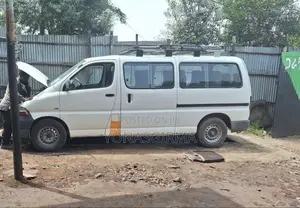 Toyota HiAce 2002 White