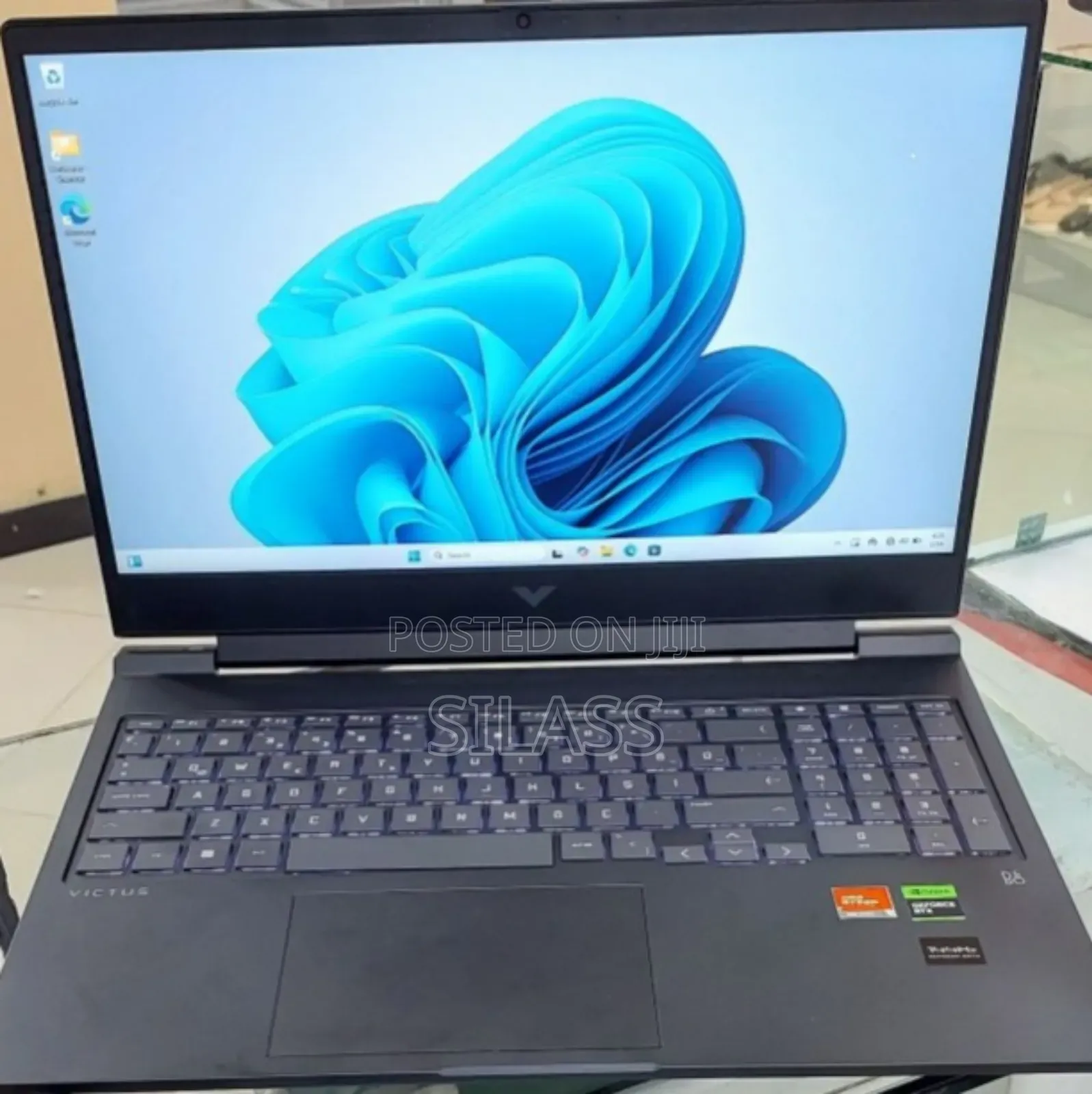 New Laptop HP Victus 16 16GB AMD Ryzen 7 SSD 1T