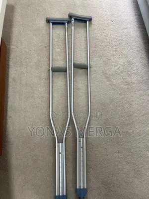 Photo - Monicare Underarm Crutches毘long-Term Use Without Stress