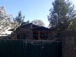 የሚሸጥ ፈራሽ ቤት ያለው ቦታ