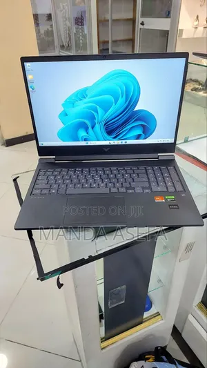 New Laptop HP Victus 16 16GB AMD Ryzen 7 SSD 1T