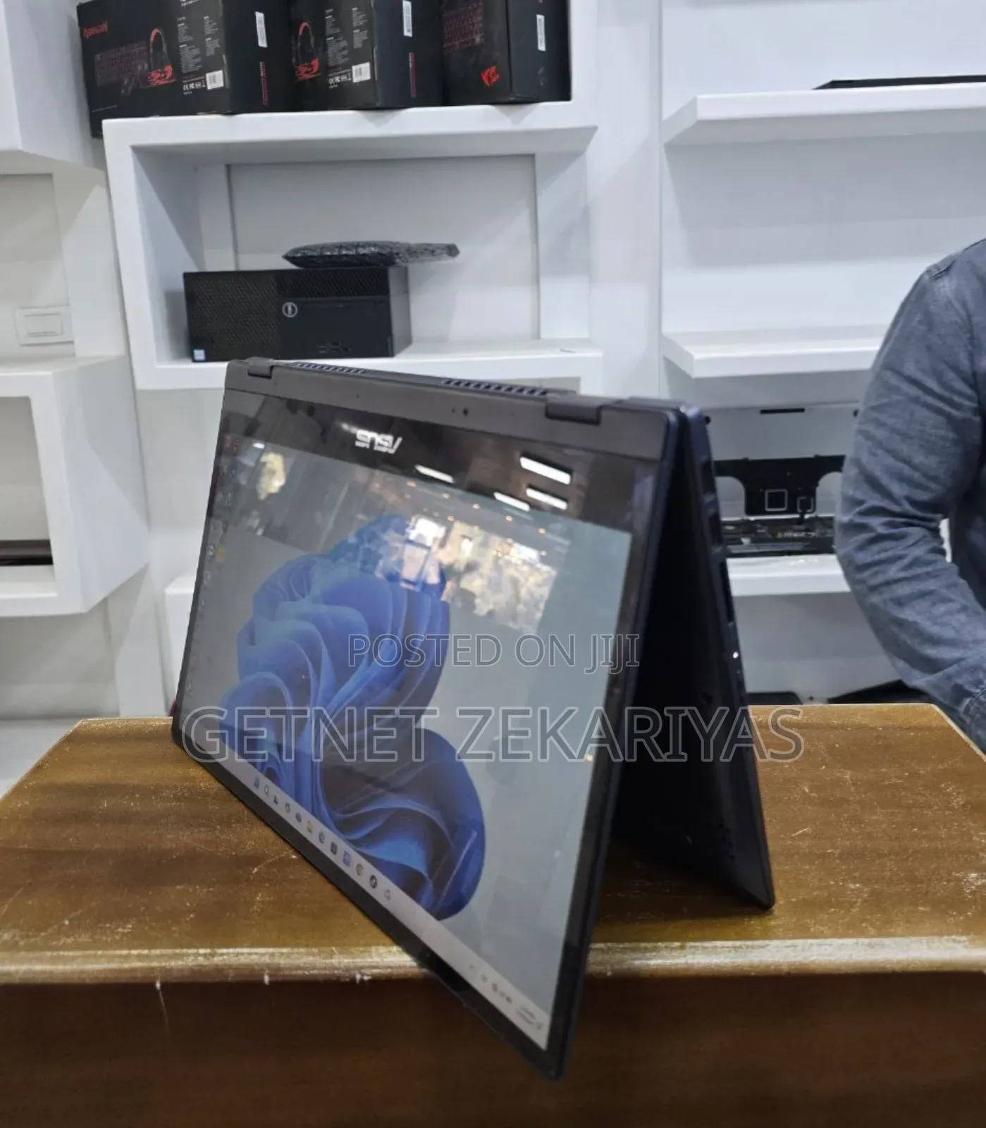 New Laptop Asus VivoBook 15 X505BA 4GB Intel Core I3 SSD 256GB