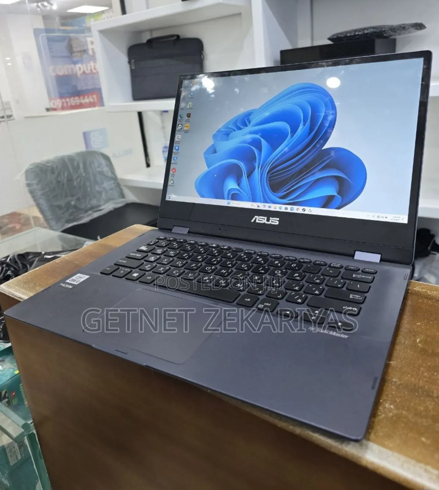 New Laptop Asus VivoBook 15 X505BA 4GB Intel Core I3 SSD 256GB