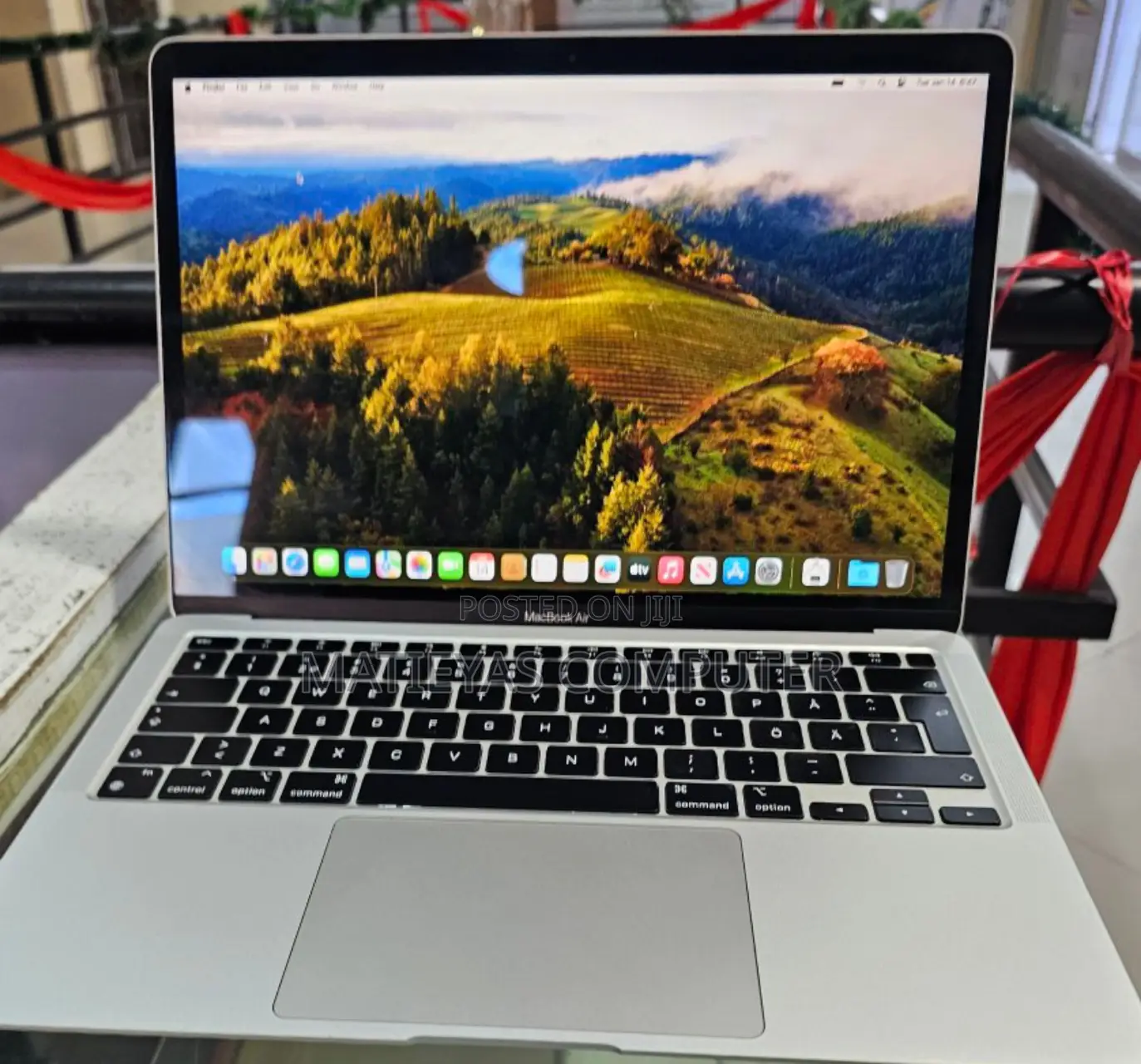 New Laptop Apple MacBook Air 2020 M1 8GB Apple M1 SSD 256GB