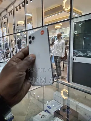 Photo - Apple iPhone 11 Pro Max 64 GB White