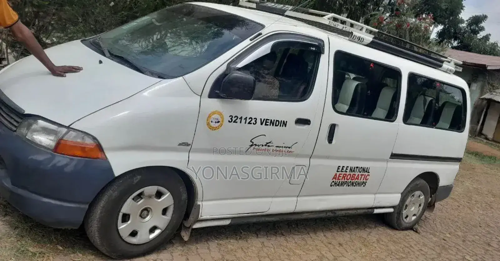 Toyota HiAce 2006 White