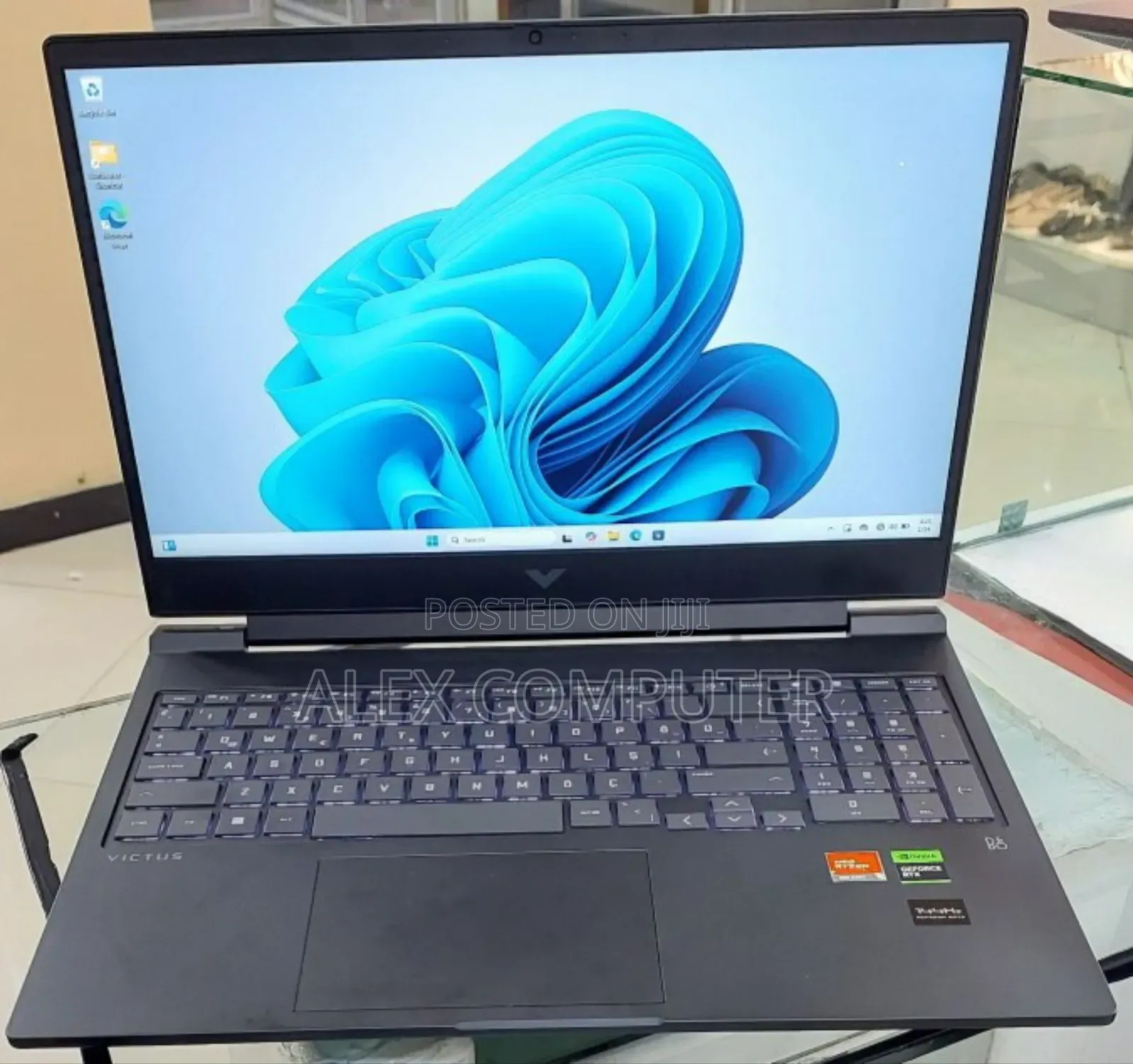 New Laptop HP Victus 16 16GB AMD Ryzen 7 SSD 1T