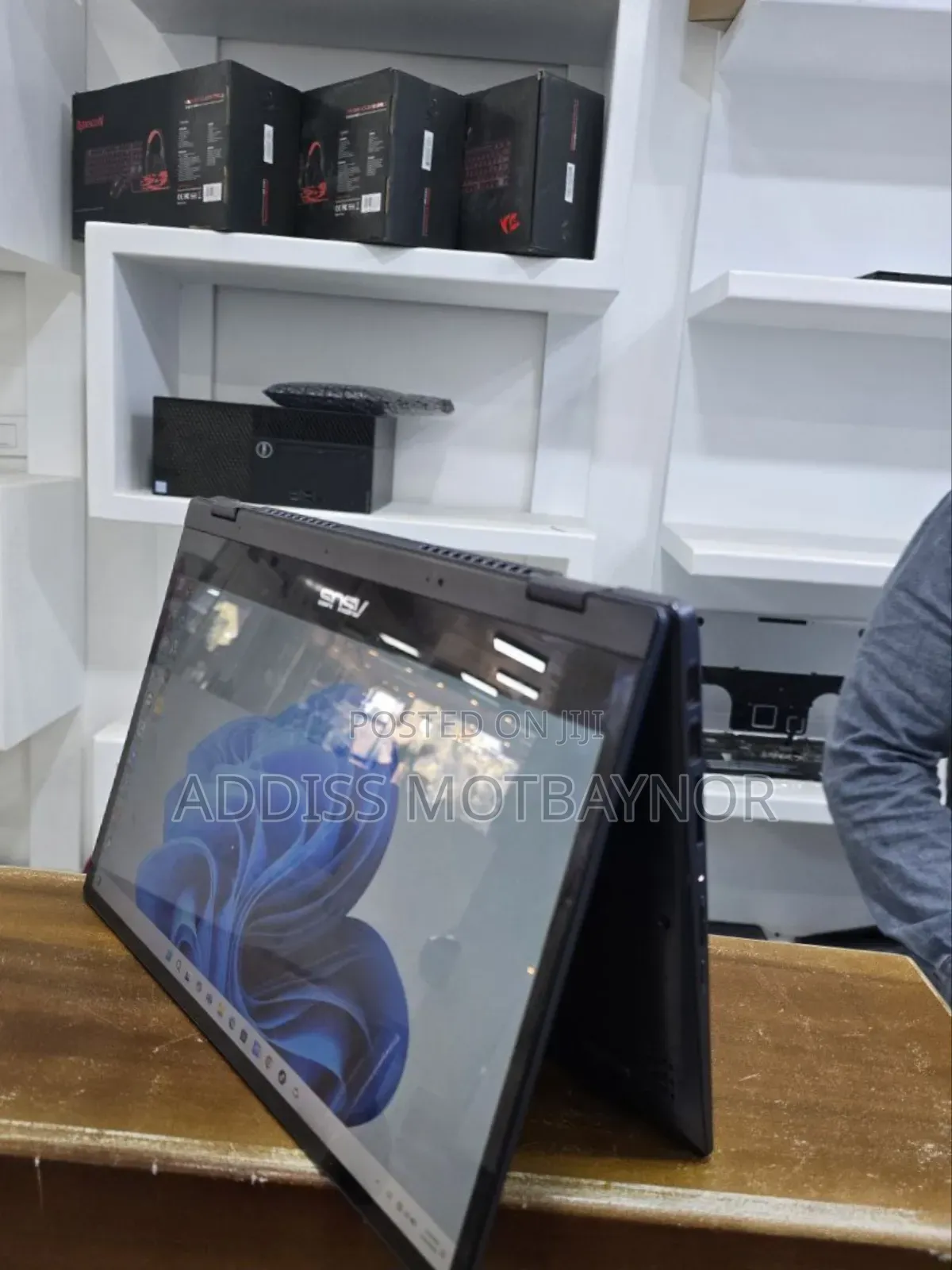 New Laptop Asus VivoBook 15 X505BA 4GB Intel Core I3 SSD 256GB