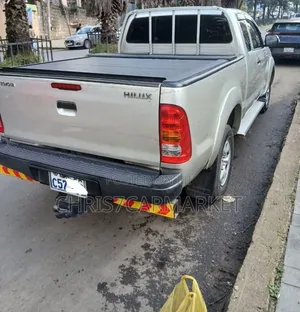 Toyota Hilux 2.5 D-4D 4X4 SRX 2009 Silver