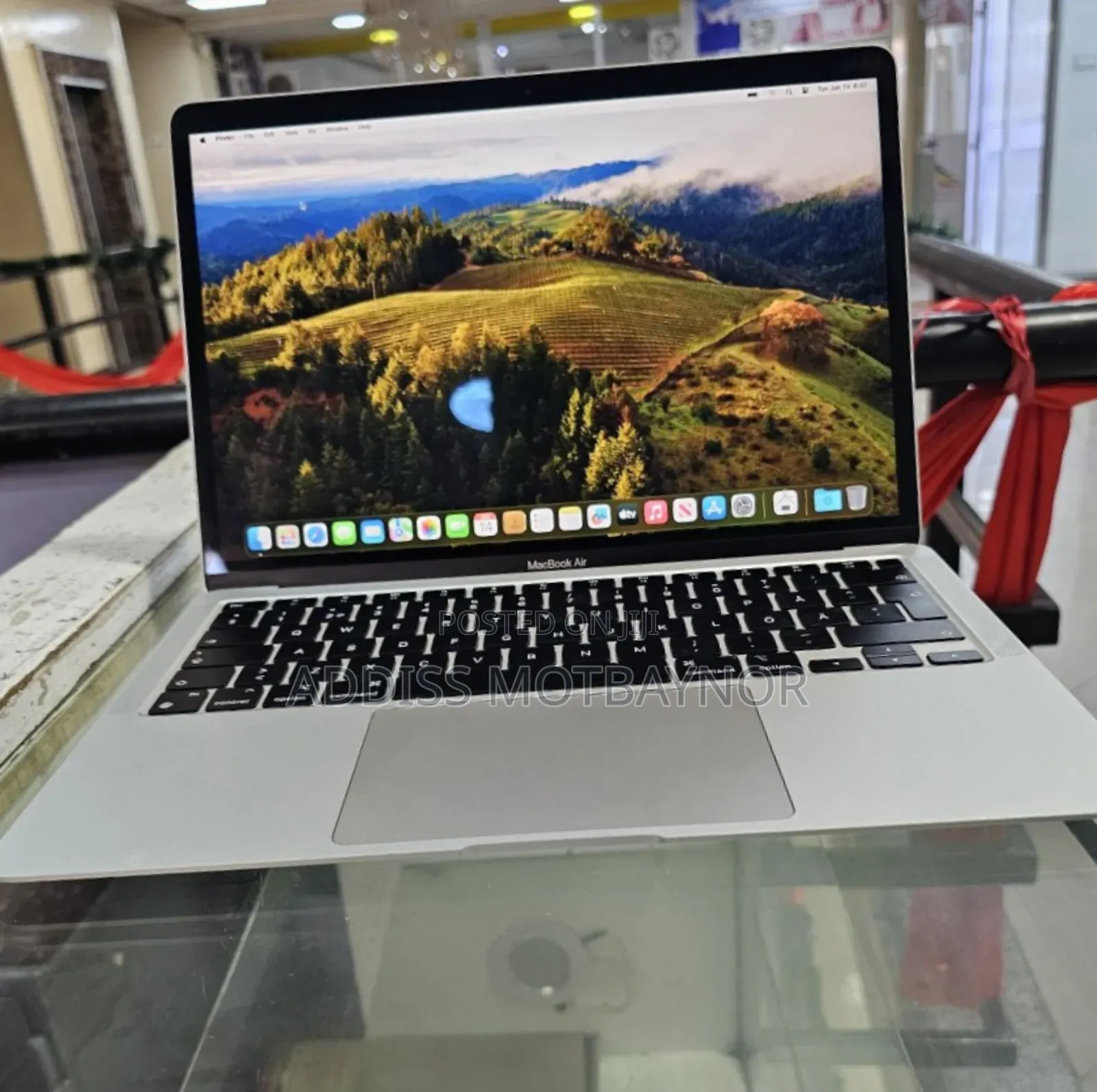 New Laptop Apple MacBook Air 2020 M1 16GB Apple M1 SSD 256GB