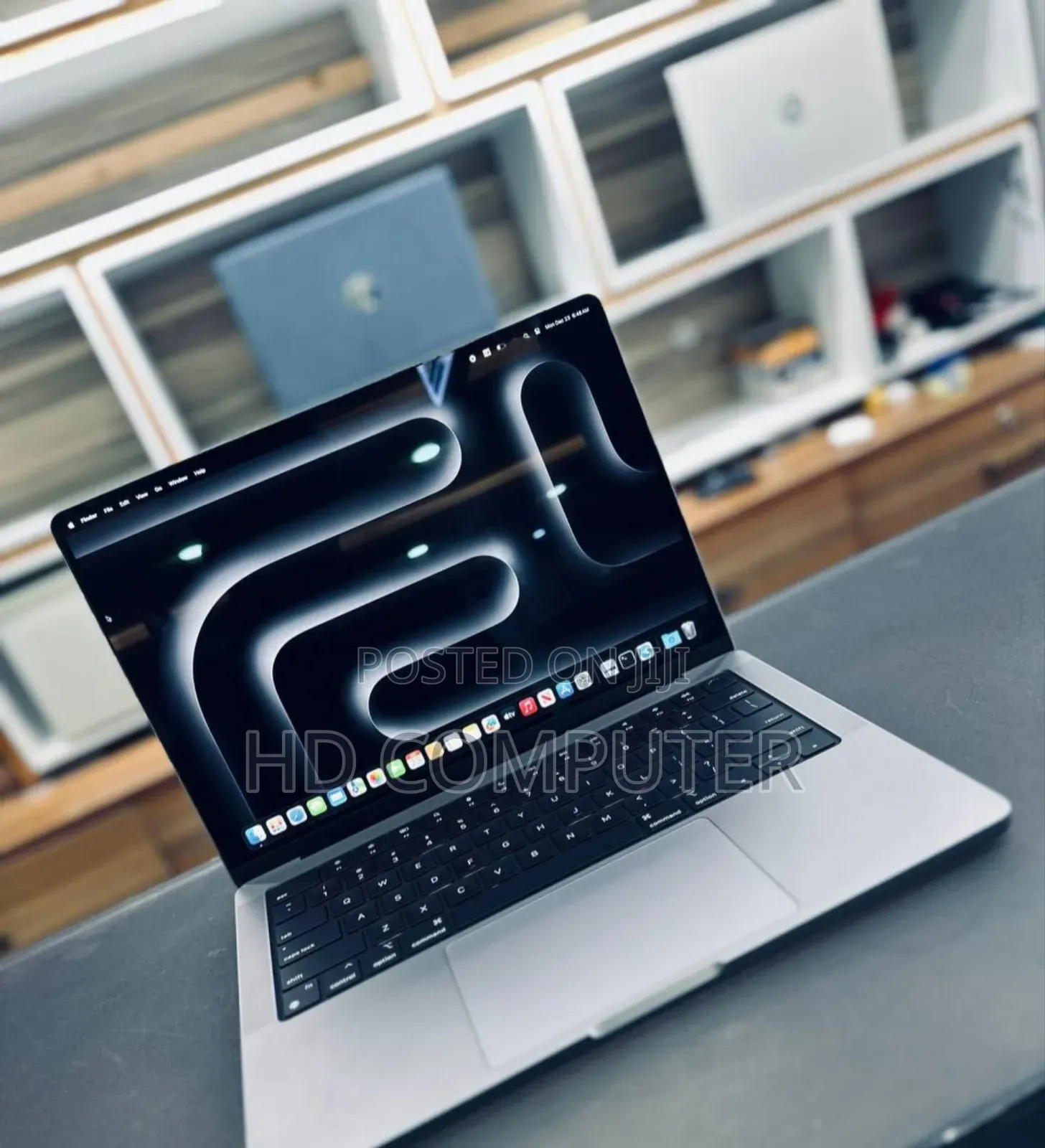 New Laptop Apple MacBook Pro 2023 M3 14-Inch 16GB Apple M3 SSD 1T