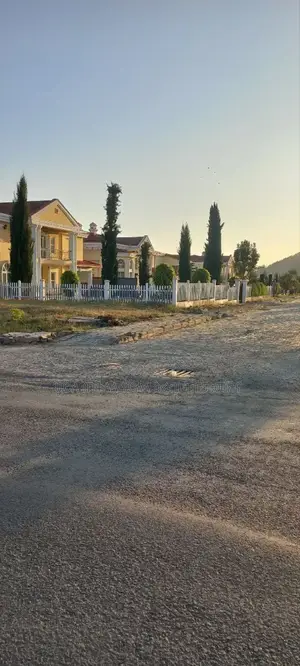 Photo - Furnished 6bdrm House in Ccd Real State, Bole for sale