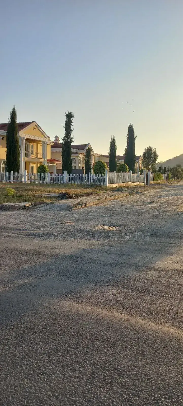 Furnished 6bdrm House in Ccd Real State, Bole for sale