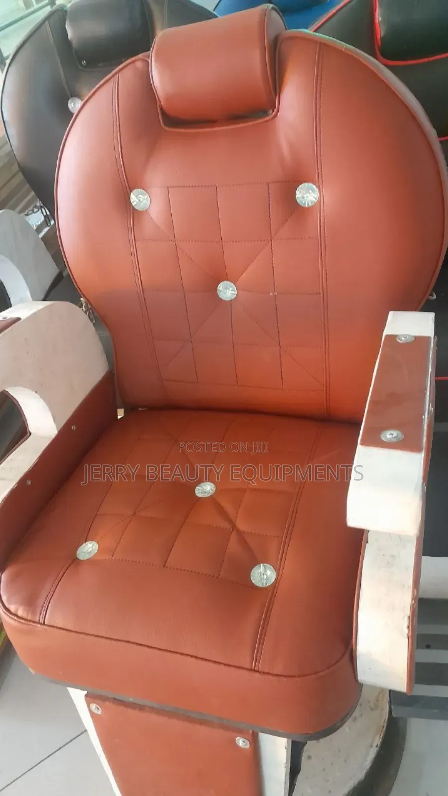 Hair Salon Chair - የፀጉር ቤት ወንበር (የሀገር ውስጥ)