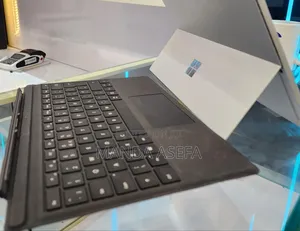 New Laptop Microsoft Surface Pro 7 8GB Intel Core i5 SSD 256GB