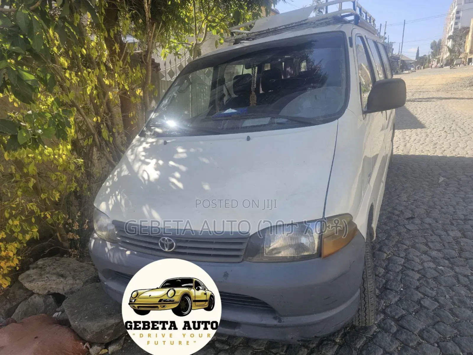 Toyota HiAce Siyaya 2004 White