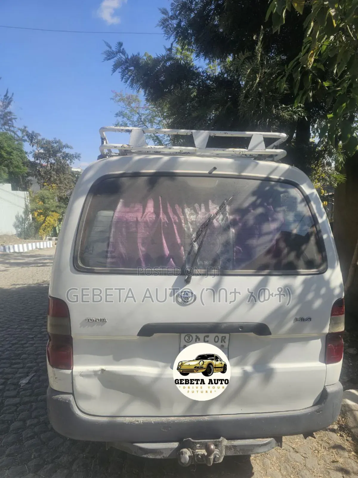 Toyota HiAce Siyaya 2004 White